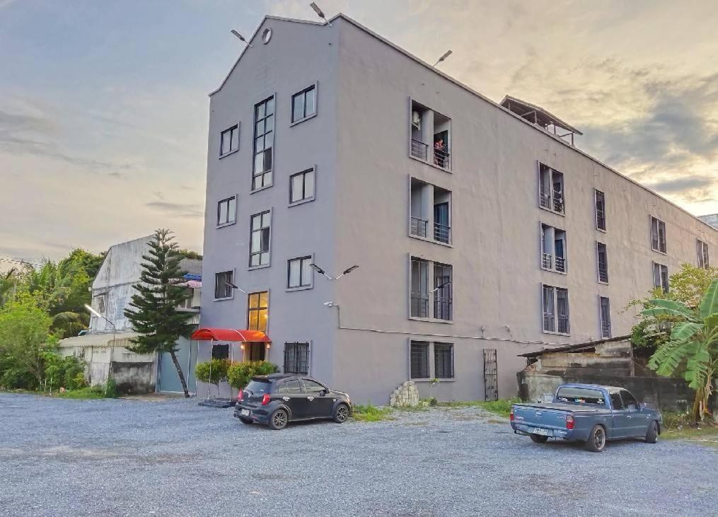 Hotel Passion Nakhon Si Thammarat Exterior photo