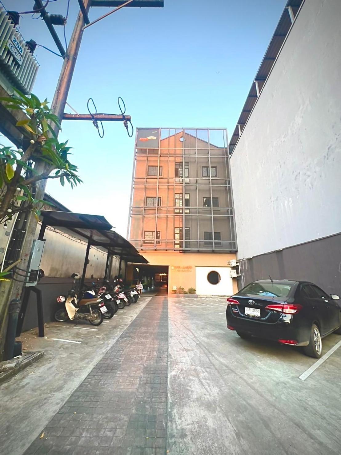 Hotel Passion Nakhon Si Thammarat Exterior photo