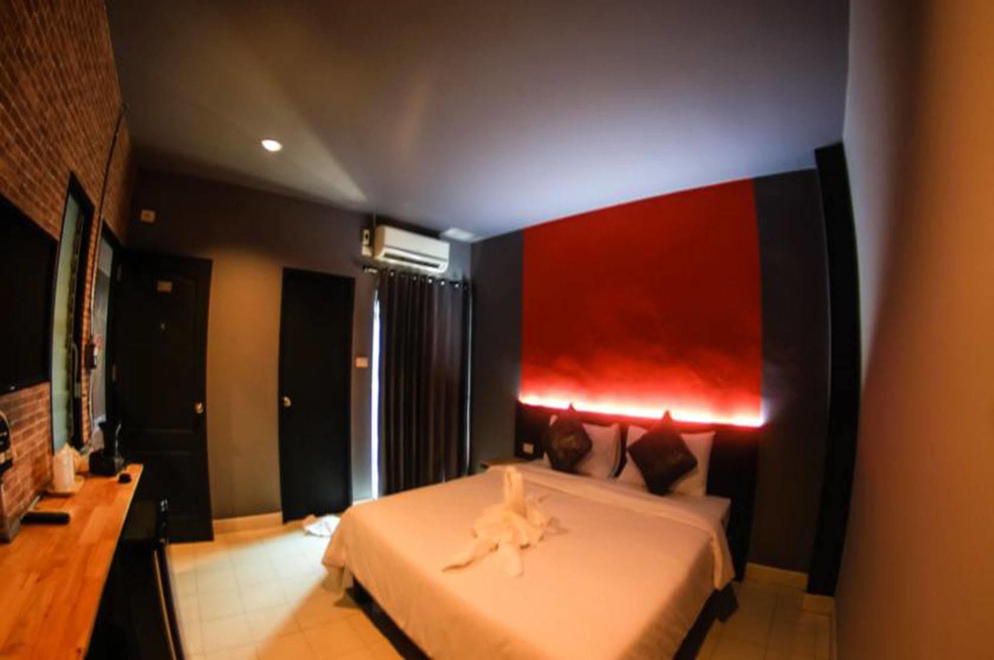 Hotel Passion Nakhon Si Thammarat Exterior photo